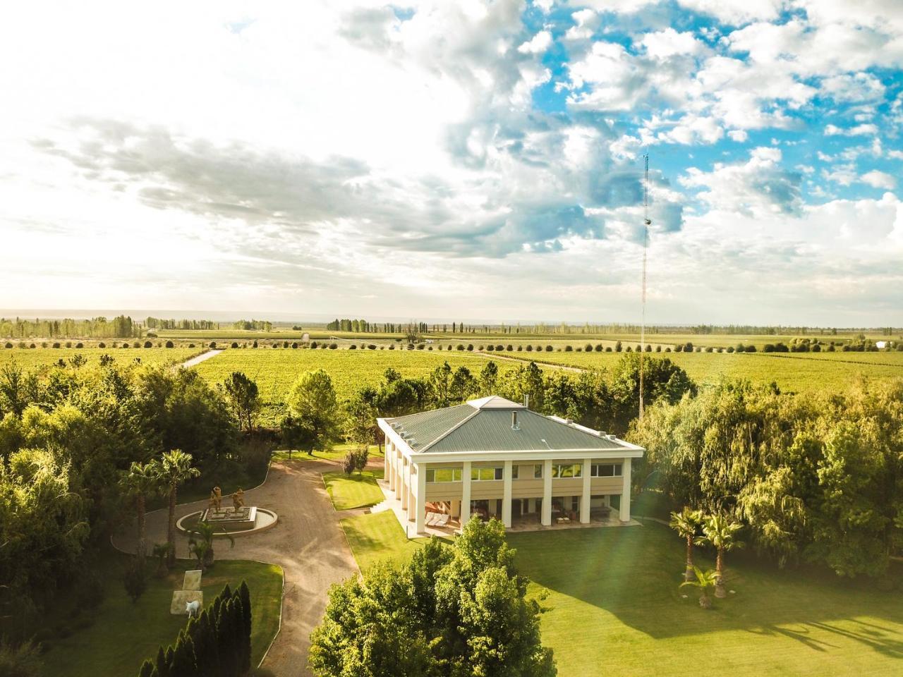 Estancia Mendoza Wine Hotel ตูนูยัน ภายนอก รูปภาพ